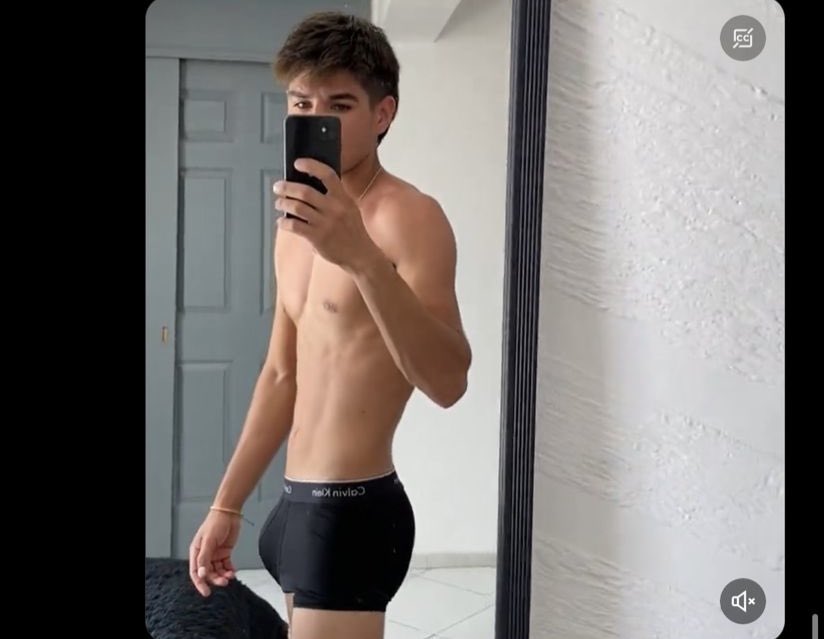 Alejand959876's tweet photo. Alguien tiene el contenido de el lo vi hace poco pero perdí la publicación 🥵😅 se llama Miguel https://t.co/y5e6zh8clh