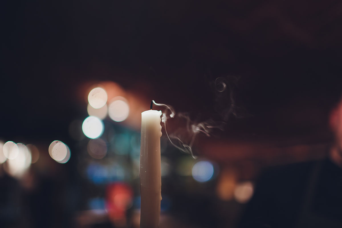 xiyankulp's tweet photo. Today’s small win: lighting my first cinnamon-scented candle of fall and watching the leaves turn amber.  Fall vibes = cozy magic.， https://t.co/Ead2UPPIeX