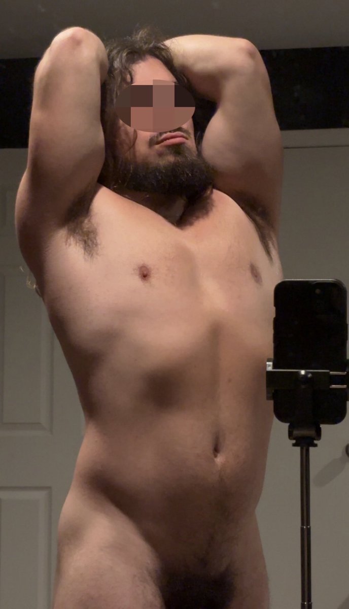 Joeyx9001's tweet photo. When i pose for photos, at my best, i try to replicate the beauty and power of my Greek/Roman ancestors 🏛️ 🏺🌹 https://t.co/xgGwJGgULm