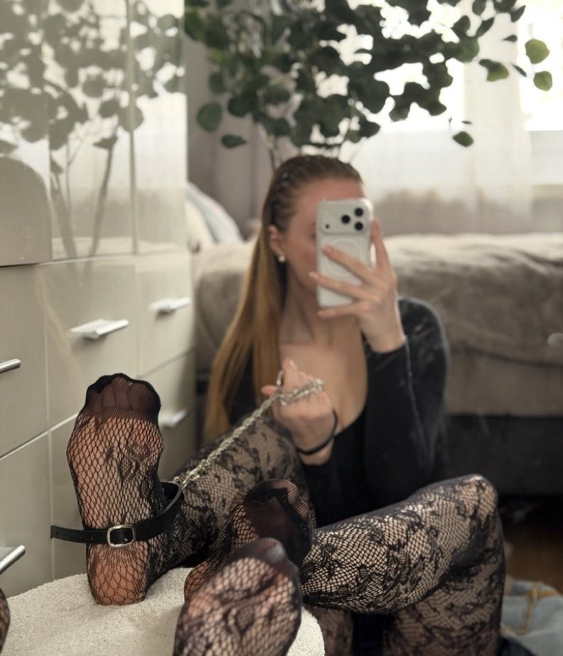GoddessAleeaaa's tweet photo. What do you think 😈 https://t.co/oxwlBgWK3v