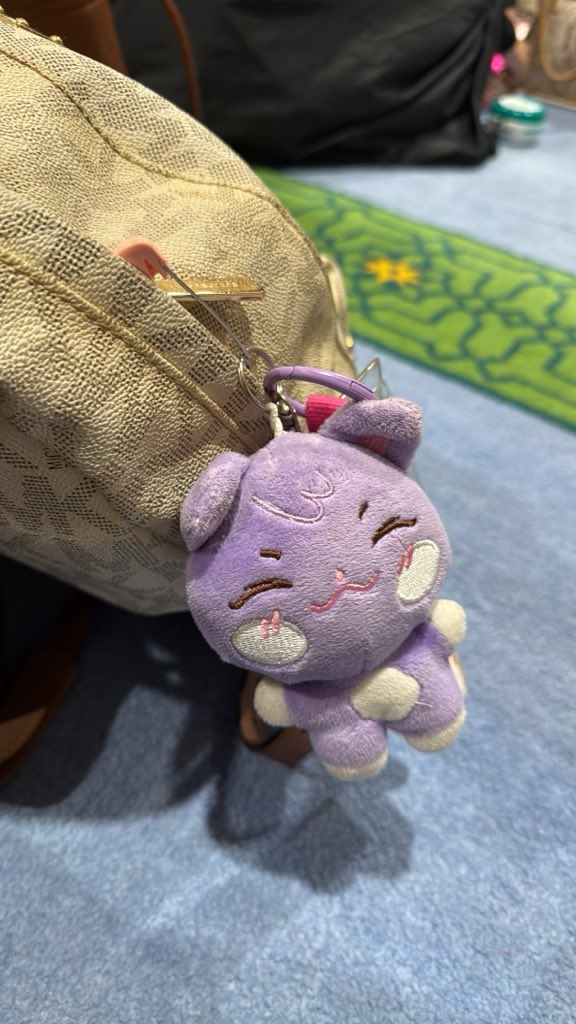 nuwulijah's tweet photo. @sbbyily Plushie ni takpekan sbb comel 😚 https://t.co/eiadTXtBQX