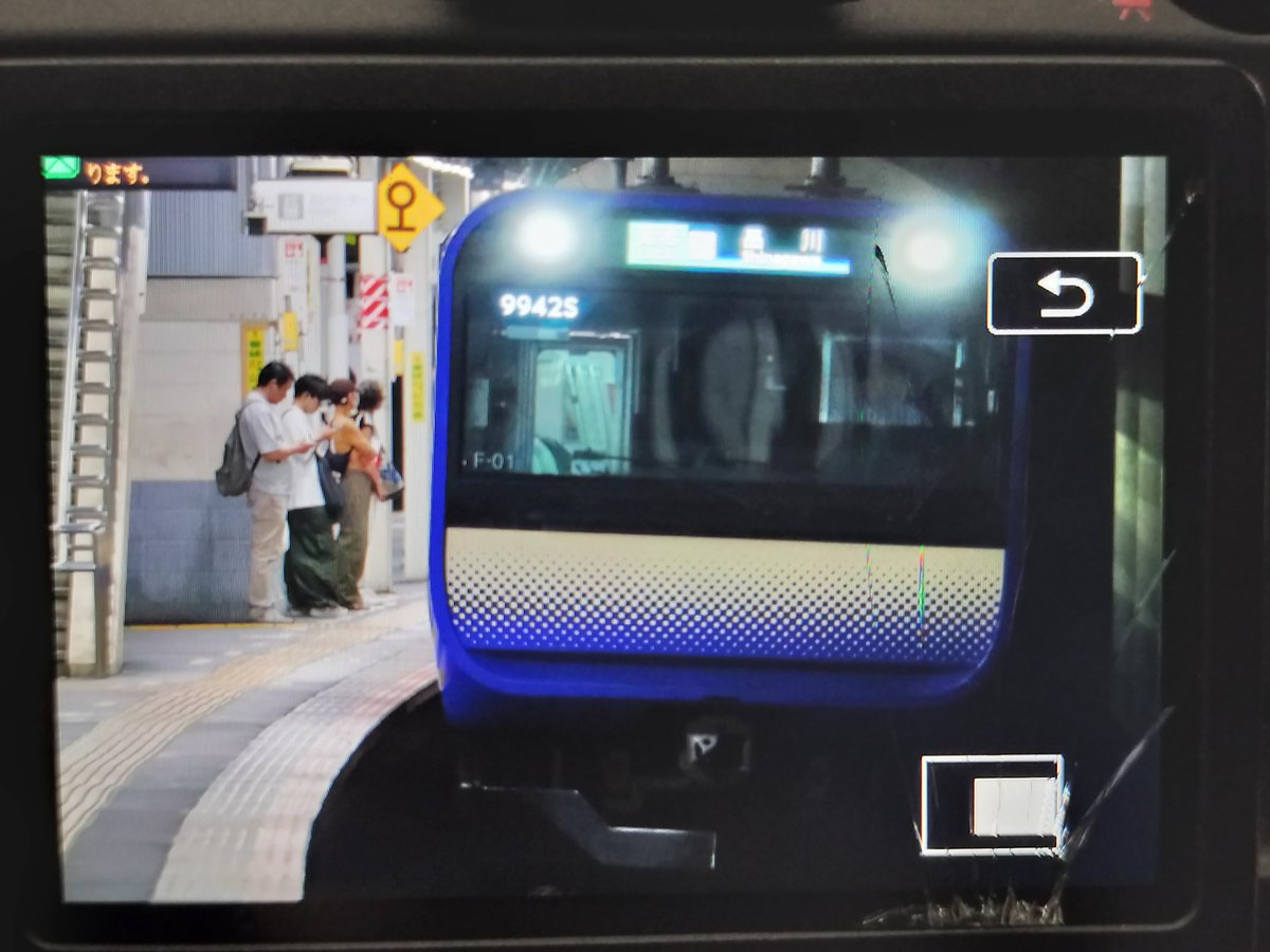 Metrapi3l3's tweet photo. 昨日は東京トンネルの工事で品川以南の区間での折り返し運転となった横須賀線のE235系を中心に撮影してました https://t.co/iy0zzMU2j1