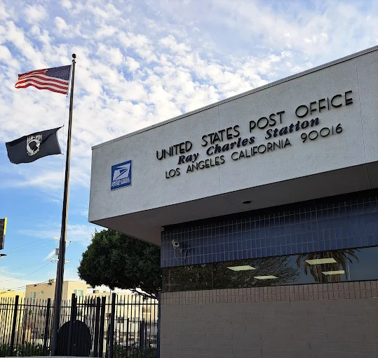 sirkayishomes's tweet photo. @USPS God Bless The Ray Charles Post Office
And all the wonderful people all over the world
and in the Crenshaw 90016 comunity where people are to and will get their mail 
including me where I never moved from nor ever will move if i did I will say God is God Praise God for the USPS https://t.co/XuMtv4cbJ3