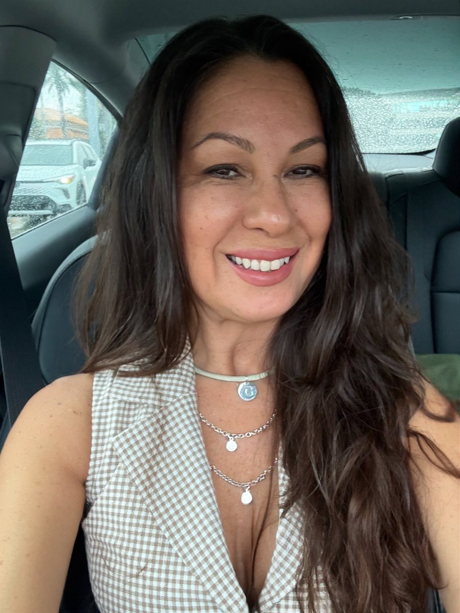 CarlaKRealtor's tweet photo. Coffee &amp; Quotes ☕️📖
W/Carla K Realtor 

“Work hard enough to build the life you dream of, but never so hard that you forget to live it.”

Happy Labor Day Weekend ✨💙❤️

#CarlaKRealtor
#PictureItDone https://t.co/vZIQ3Q8UDw