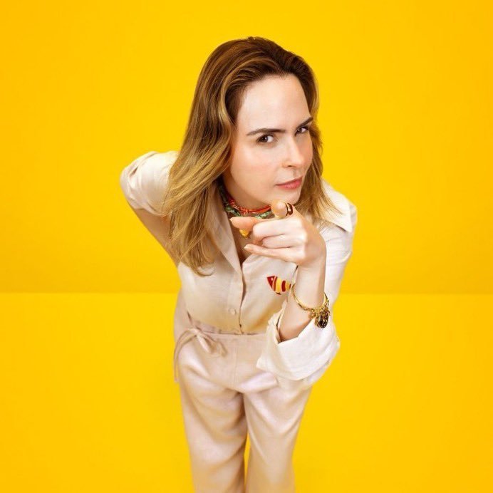 YRComenta's tweet photo. 🥂💻 MUTIRÃO "MAFIA RENAULT" INICIADO 💻 🥂

📱 A cada 10 votos na ANA PAULA RENAULT comente UM EMOJI aleatório. 
 
🎯 Meta: QUINHENTOS COMENTÁRIOS 

⏰ENCERRA ÀS: 21H
 
💻 Link: https://t.co/iFEm9njc5S https://t.co/rGgNB4NjdX