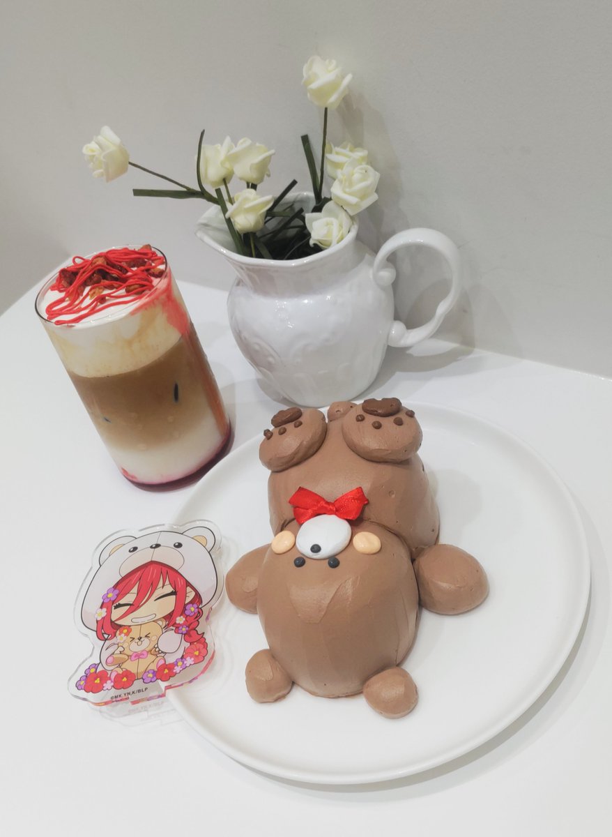 akichigi0120's tweet photo. 以前は1人で行ったこちらのカフェ今度はフォロワーさんと行けたら嬉しいな🤭
色んな動物さんがいてポージングも選べてとにかく可愛いです🥰
カラーケーキも素敵だよ✨
人気店なので早めの予約必須です🥺 https://t.co/Q7tGE572yc