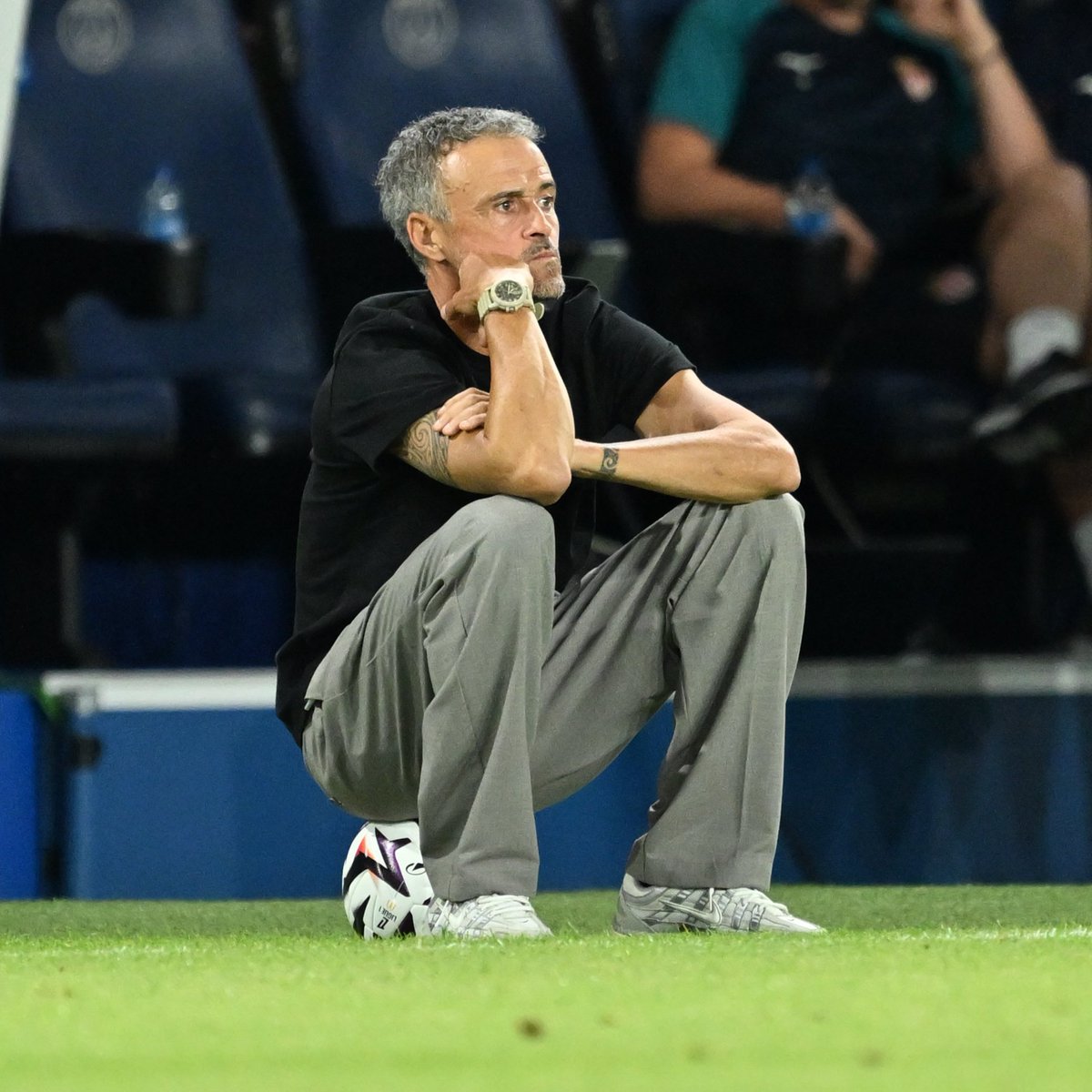 pusholder's tweet photo. Luis Enrique: "Galatasaray'ı henüz analiz etmedim. Ancak oyuncuları tanıyoruz, kalitelerini biliyoruz, stadyumu ve o yeni stadyumun atmosferini çok iyi biliyorum." https://t.co/GJMkvrVWWk