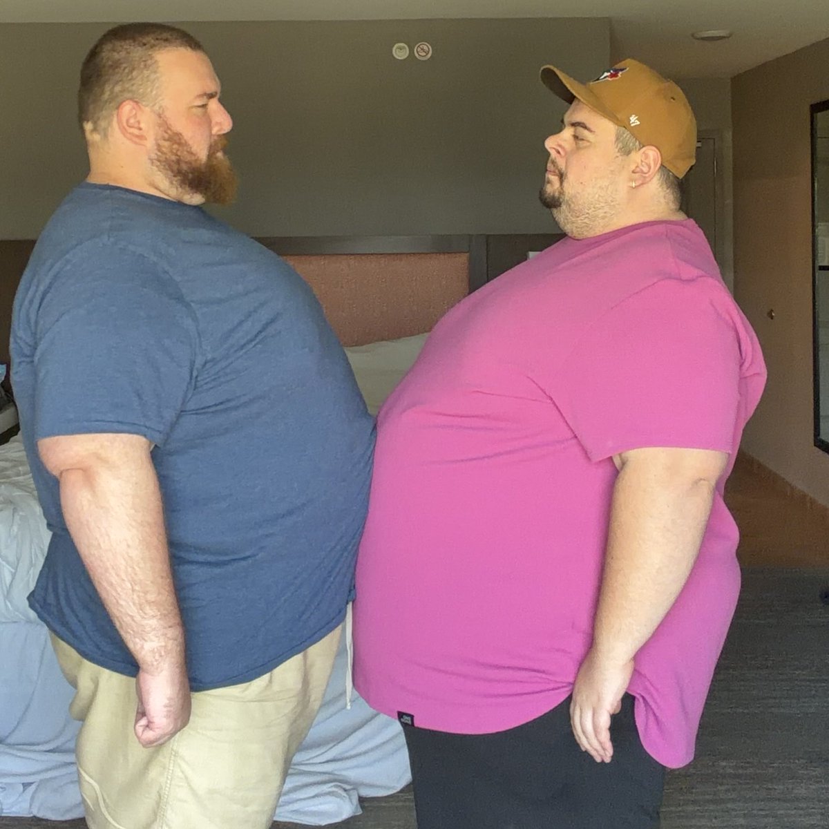 highcalpal's tweet photo. Dressed like a fat ass gender reveal 🤣🤣🤣 @FatRealization https://t.co/eaLVVxjQZi