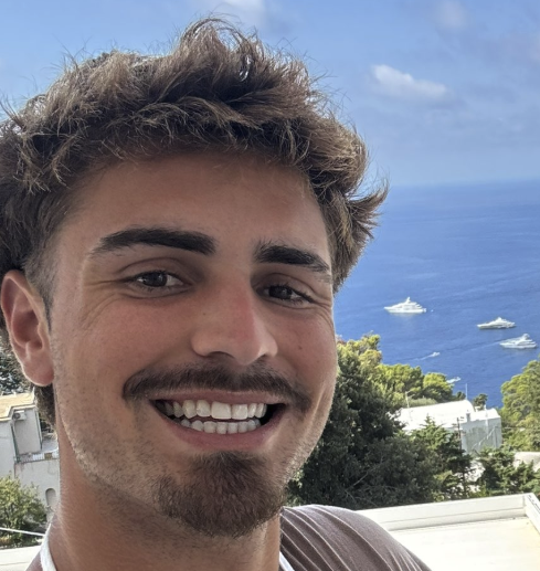 constructoooor's tweet photo. how hasnt this guy been paired to $SHOP?

send $TJR paired to shopify https://t.co/yjy5GML0qY