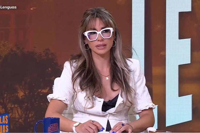 JanoNano11's tweet photo. Cintora deja de dar voz a  tertulianos fascistas, como bien dijo J J. Vázquez:
" todos los programas de política deberían hacer autocritica y no dar tanta voz a la ultraderecha, no se puede ser tolerante con los intolerantes ".
#MalasLenguasN
#laSextaXplica
Ceuta, Ayuso, Sánchez. https://t.co/tkUQnRuLJv