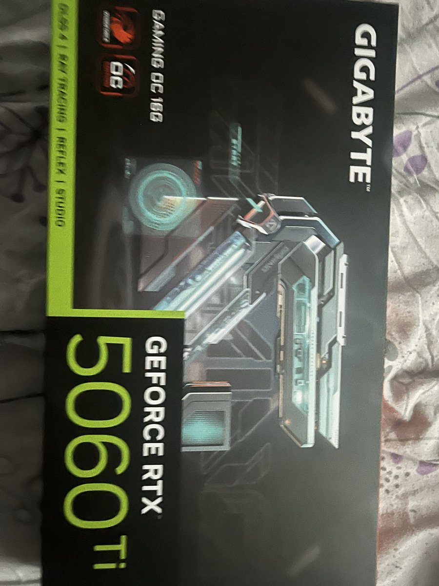 Shaolintv4's tweet photo. Hi everyone, I just received my new graphics card https://t.co/PpX2OGbEMl