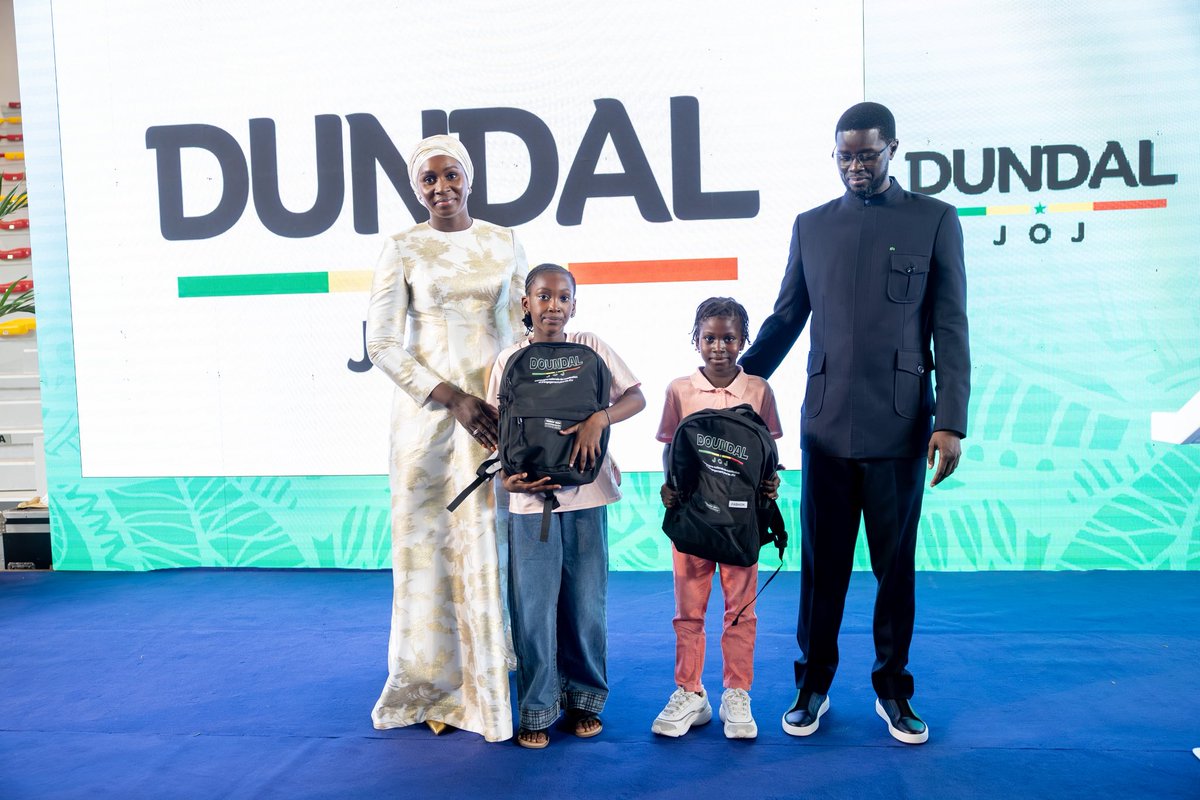 PR_Senegal's tweet photo. « L'héritage des Jeux n'attendra pas la cérémonie de clôture. Il se construit dès maintenant, dans nos écoles, dans nos quartiers, dans nos vies. »

Le Président Bassirou Diomaye Faye a lancé « Dundal JOJ », la campagne nationale de mobilisation pour les #JOJDakar2026. https://t.co/S0kziOioUc