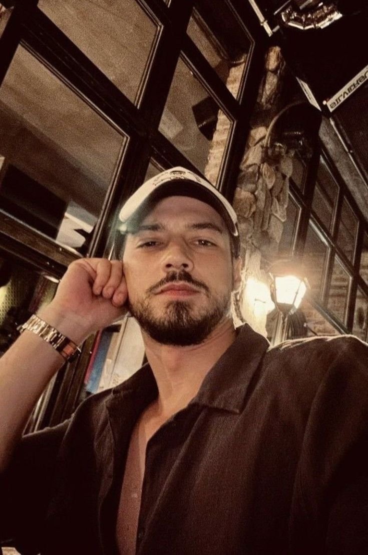 loveshadow_oras's tweet photo. My hero Mert 💖💘💕❤️‍🔥🔥🥹

#Mertyazıcıoğlu #SultanOrhan #Orhan #KuruluşOrhan #Oras #MerAl https://t.co/ZIW0KolnQz