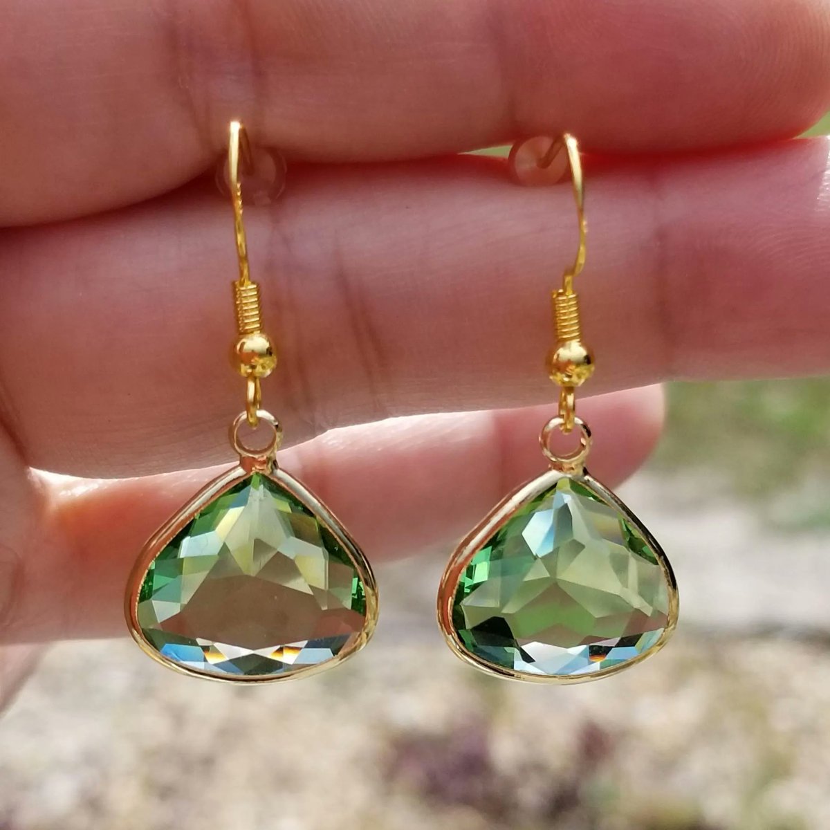 TrendingNowGift's tweet photo. 14k Gold Peridot Dangle Earrings #jewelry #earrings #silverearrings #dangleearrings #peridot #peridotjewelry #peridotearrings #Augustbirthstone #semiformal #wedding #bridal #cruise #handmadejewelry #etsy
https://t.co/YtaFSxZGVu via @Etsy https://t.co/sdkzPBgw4S