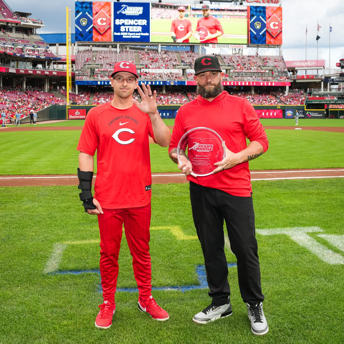 Reds tweet picture