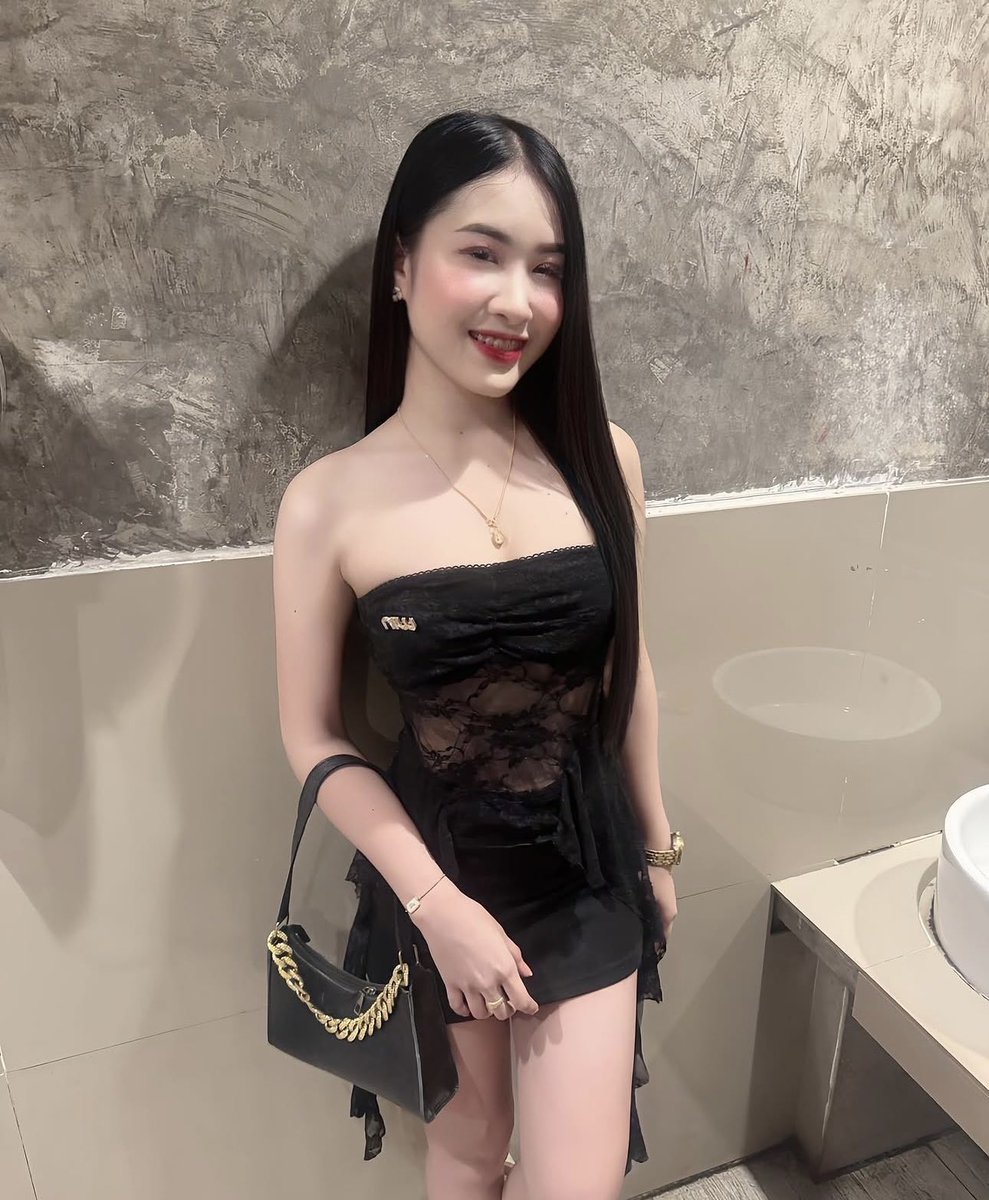 BonnieMarsau9v's tweet photo. 🍒 รีวิวจากที่ลองใช้เองนะคะ ชอบตรงที่ทาแล้วเนื้อครีมไม่หนักหน้า ใช้ตอนเช้าก่อนแต่งหน้าก็สะดวก
ผิวดูเนียนขึ้นและลุคโดยรวมดูสดใสแบบไม่ต้องแต่งเยอะ
ใครเป็นสายงานผิวธรรมชาติ น่าจะถูกใจกับตัวนี้ค่ะ 🫧✨

🆔:  vip2000_

#หาดใหญ่สงขลา #ตัวเมือง https://t.co/HExUOQqKtf