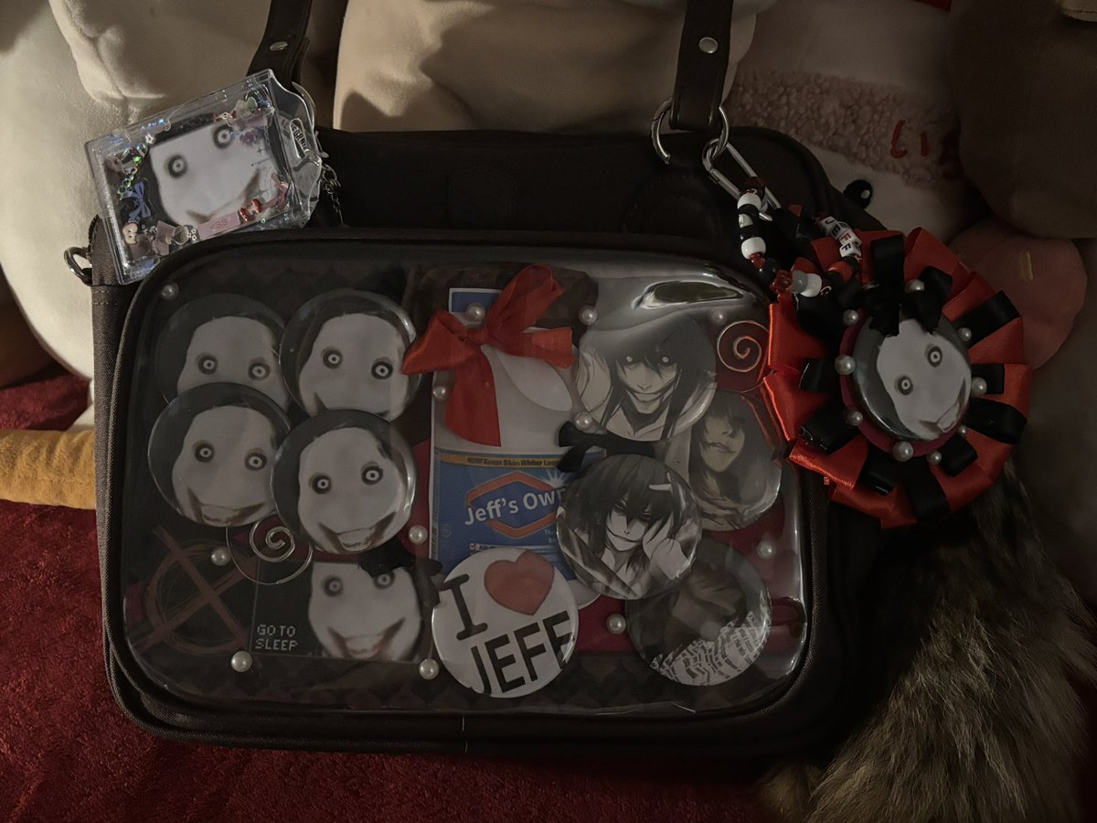 acrophous's tweet photo. JEFF THE BAG https://t.co/NoY11Imvk9