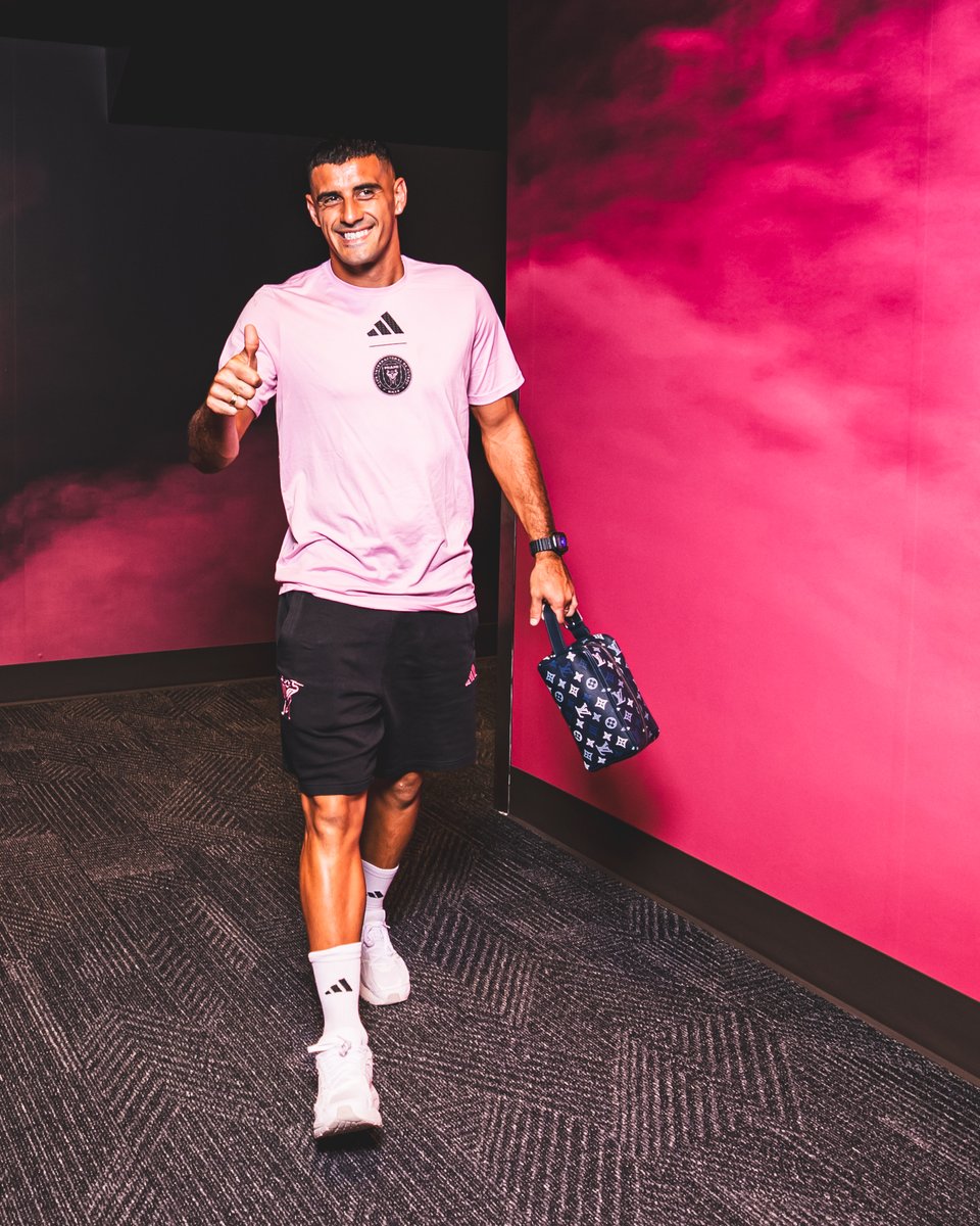InterMiamiCF's tweet photo. Llegaron los nuestros 👊 https://t.co/YZtEquizRd