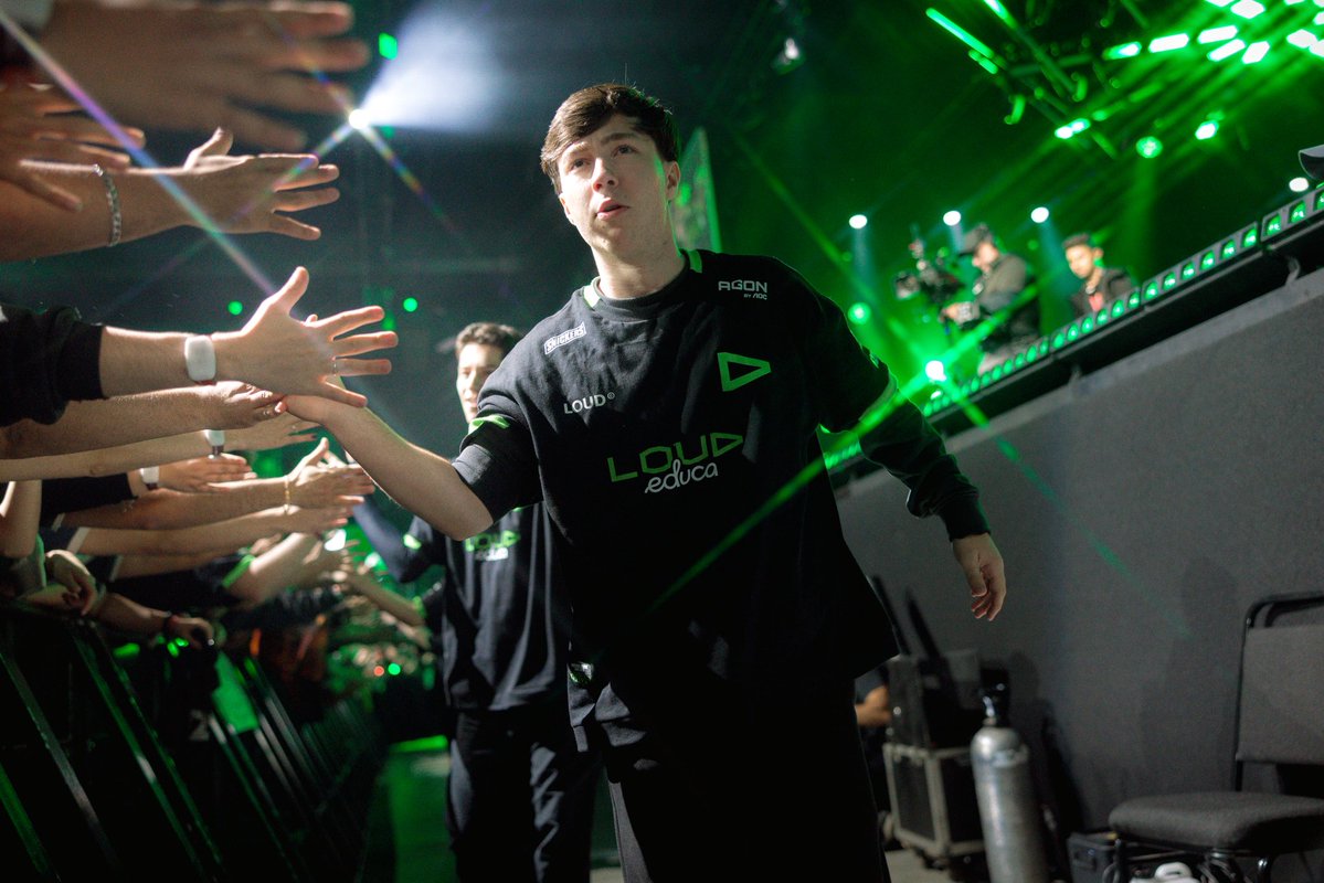 loud_lukxo's tweet photo. ESTAMOS NA CHAMPIONS SHANGAI E NA GRANDE FINAL

OBRIGADO, MUITO OBRIGADO https://t.co/bnuRNSmAnQ