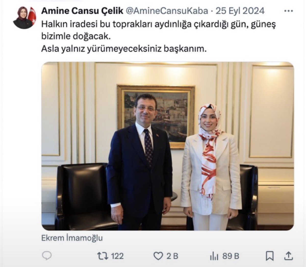GizliArsiv's tweet photo. 22 yaşında AK Parti Üsküdar İlçe Başkan Yardımcısı, 24 yaşında AK Parti İBB Meclis Üyesi oldu.

Sonrasında CHP’nin Üsküdar’ı kazanması için gizlice çalıştı. AK Parti’den seçildiği meclis üyeliğinden istifa edip CHP’ye geçti.

…Ve bugün hırsızlıktan tutuklandı.

Mesele sadece bu kişinin tutuklanması değildir.

Buna referans olanlar ve önünü açanlardan mutlaka hesap sorulmalıdır.

@RTErdogan @abuyukgumus @abdullahozdemir