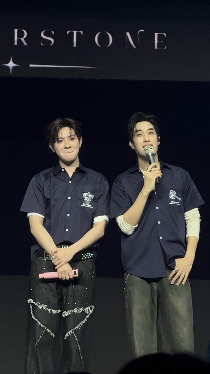 Chiran_cr's tweet photo. ชีเขินแฟน  ชีฮ็อบ ชีฮึบ ชียิ้ม 

CMU CAT WITH TFO

#CATEXPOPxTleFirstone https://t.co/jcAKsUg61W