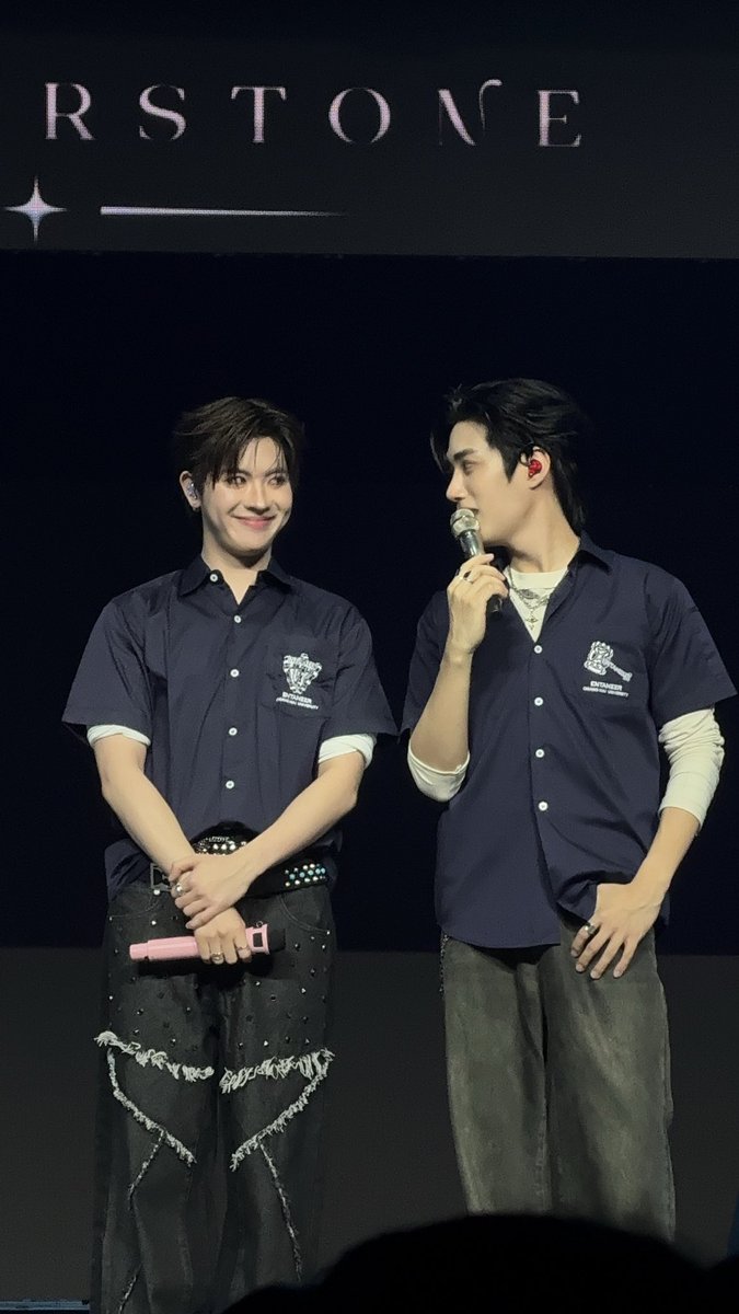 Chiran_cr's tweet photo. ชีเขินแฟน  ชีฮ็อบ ชีฮึบ ชียิ้ม 

CMU CAT WITH TFO

#CATEXPOPxTleFirstone https://t.co/jcAKsUg61W