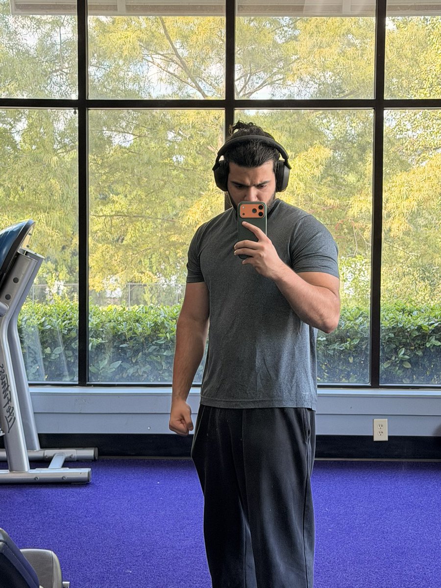 MaaaaaaarcosL's tweet photo. Biceptember and full body :b https://t.co/Ks7crkzS9O