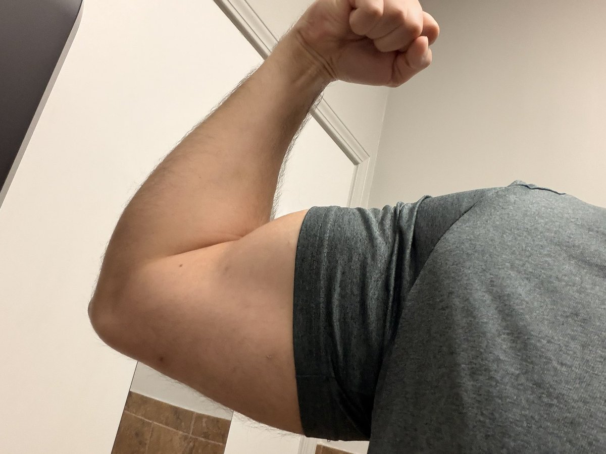 MaaaaaaarcosL's tweet photo. Biceptember and full body :b https://t.co/Ks7crkzS9O