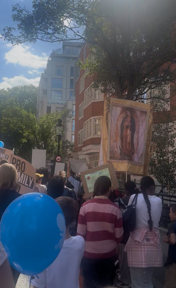 ViaSanctorum's tweet photo. Today we marched for life in #London, and God blessed us with a beautiful sunny day. ☀️
Let’s continue praying and taking action so that this culture of death will no longer prevail anywhere in the world.
Christ is king 👑
#MarchForLife #MarchForLifeUK #ProLife @March4LifeUK https://t.co/m7gNJwpgap