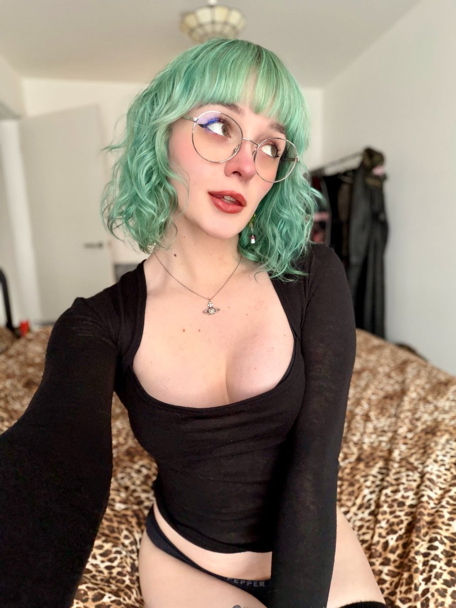 JulieJenifq1bc's tweet photo. Are you into Trans 🏳️‍⚧️ if yes dm me on telegram https://t.co/M9eBHSvNVa https://t.co/KjRLCagmBv
