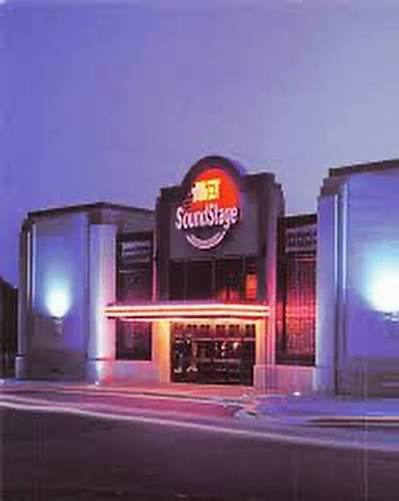 discoque92's tweet photo. THROWBACK: BET Soundstage, Landover, MD (1997-2001) https://t.co/XZnfczuphg