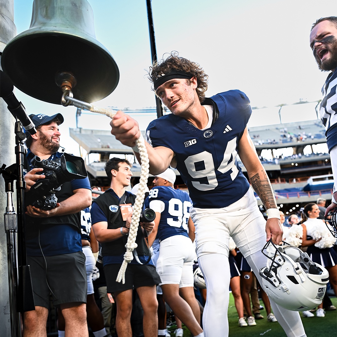 GoPSUsports's tweet photo. DUB IN HAPPY VALLEY 🙂‍↕️

#WeAre https://t.co/vwzlv3kGjR