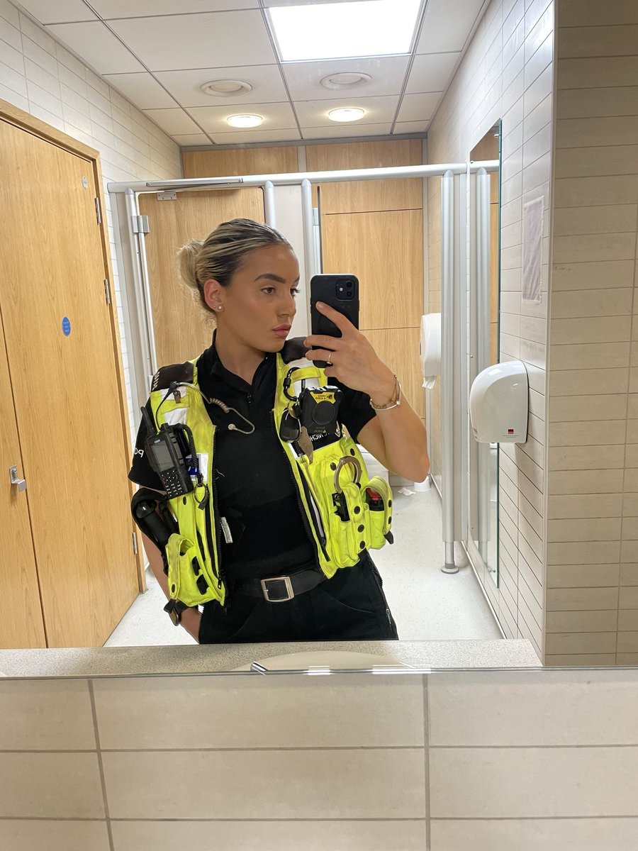CorruptofficerX's tweet photo. PC HANNAH BATES 

BRITISH POLICE OFFICER 

PROTECTING THE COMMUNITY!~

(Unless they have a monster cock and some drugs~)

#rp #nsfw #nsfwtwtًً #blonde #bbc #refugees #MNWO #BWNO https://t.co/0limjRlKkr