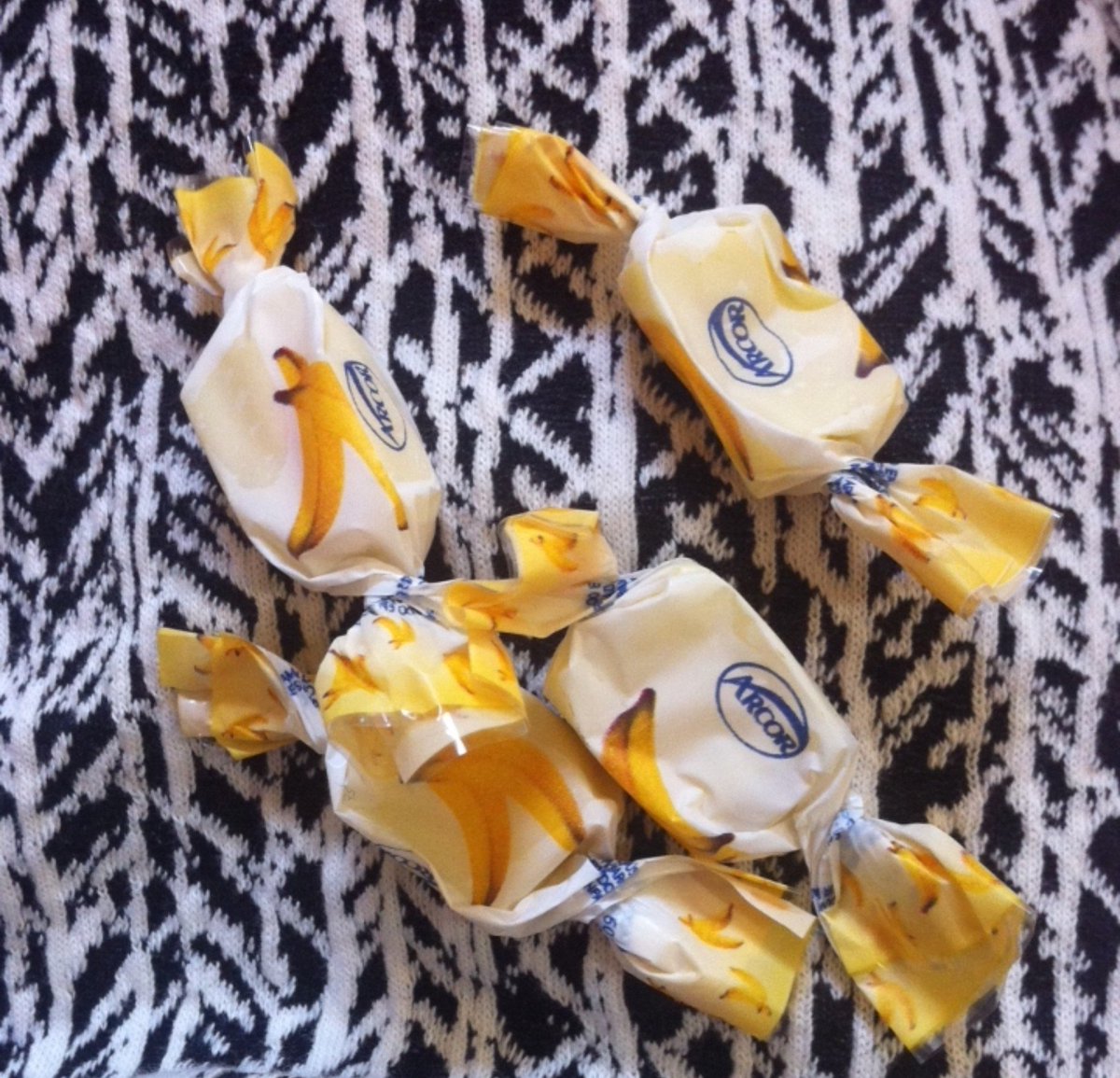 Reinadelacalle7's tweet photo. Que dice este? El mejor sabor es este https://t.co/DSj6ZXMJU6
