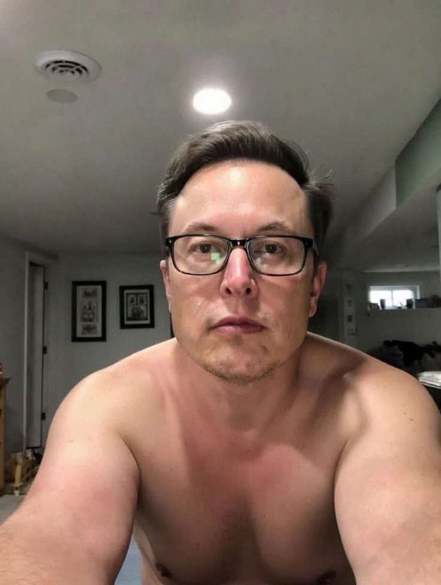 musk9rocket0's tweet photo. Would love to hear from my supporters, Do you love me Elon.musk? 
YES 
No

💕❤️😍 https://t.co/vrKl3M8DE3