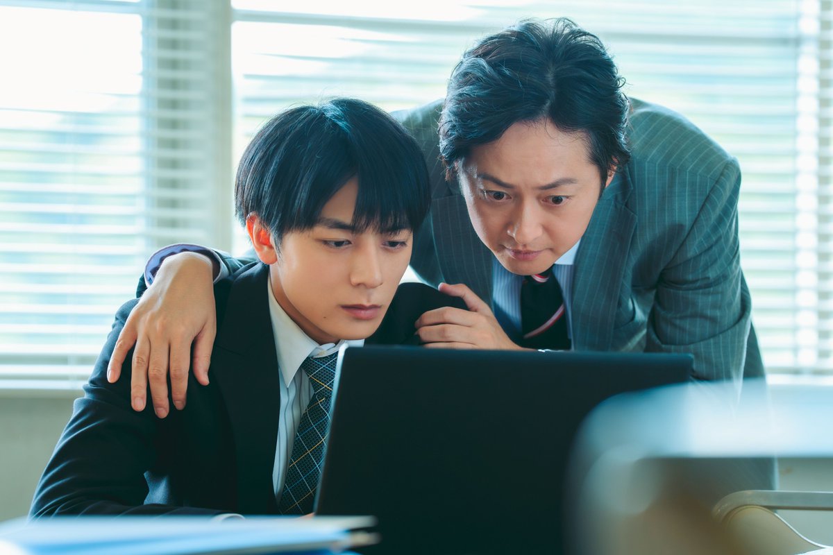 dramaL_abctv's tweet photo. #キスは捜査のあとで
🚨きょう 深夜0時10分放送🚨

第７話 
恋のライバル？マウント男襲来！

距離感おかしすぎるだろ‼️

放送前に６話をチェック✅
https://t.co/BFFQ3udvKd

#キスあと https://t.co/yti6BlUtWp