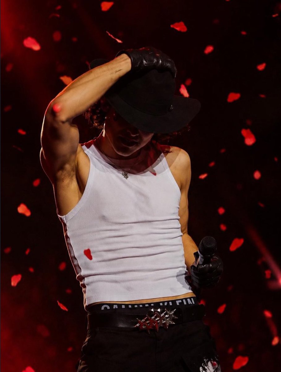 s4turnthv's tweet photo. Sacrifico esta vida y la pasada si te logro alcanzar…. solo contigo ❤️‍🔥🍃 https://t.co/5FD6NGYThZ