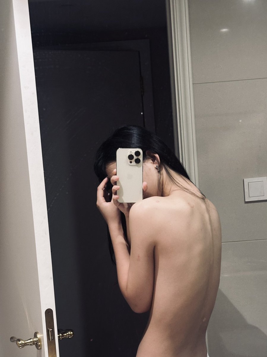 Seventeengz's tweet photo. 退到远古 当我是一棵树 https://t.co/bfINAshEKK