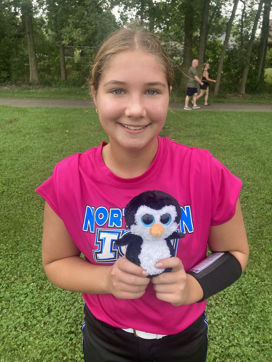 NorthernIce14U's tweet photo. Congrats to Annie for being named penguin of the game against AHQ! 🐧🐧 Annie closed the game allowing no runs or walks, going 1/1 at the plate. https://t.co/f7MBqbtQJi