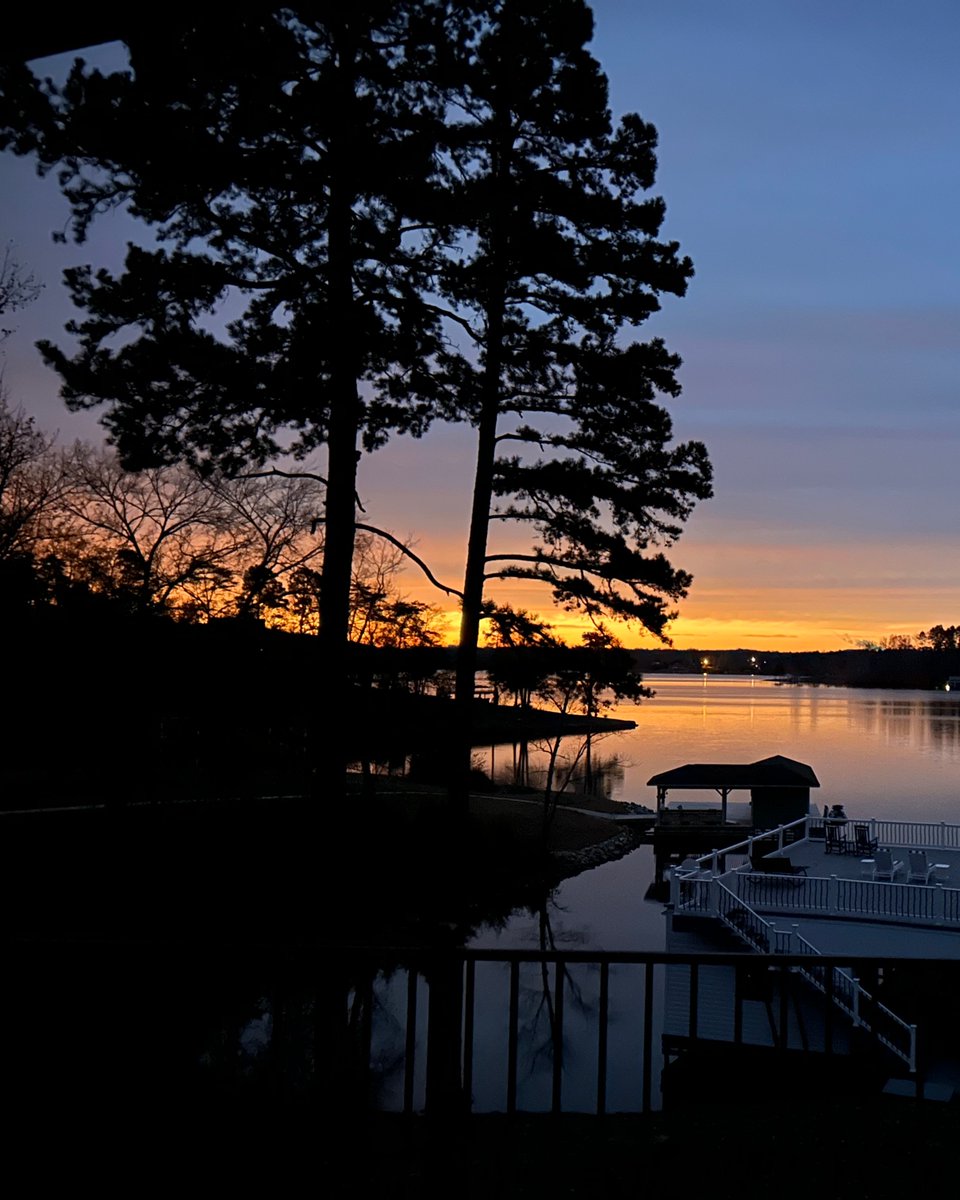 ddunevantre's tweet photo. Can life get any better than watching sunsets on Hyco Lake? 😌🌅

Reach out, and let's find your dream home!
📞 (336) 504-0546
📧 ddunevant@lakehomes.com
👉 My listings: https://t.co/TKqPHI36zG

Lake Homes Realty
1-866-525-3466

#hycolake #hycolakeviews #lakeviews #lakesunsets https://t.co/1B5ID9xw4f