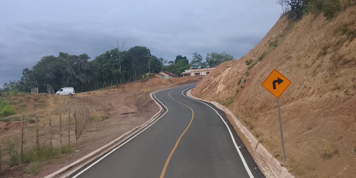 egehidrd's tweet photo. Presidente Luis Abinader inaugura carretera El Rubio-Los Corocitos, en Santiago. 

#ResponsabilidadSocialEGEHID 
#ElRubioCorocitos
#SajomaSantiago
#Egehid

Más del contenido en https://t.co/Q9xCKUvdmx
¡La energía sostenible del país! https://t.co/9AERjF0Skf