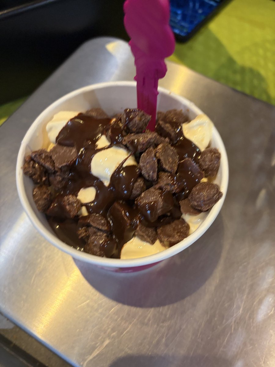 eunhalike's tweet photo. eating poop slop https://t.co/anwDXo5w8H