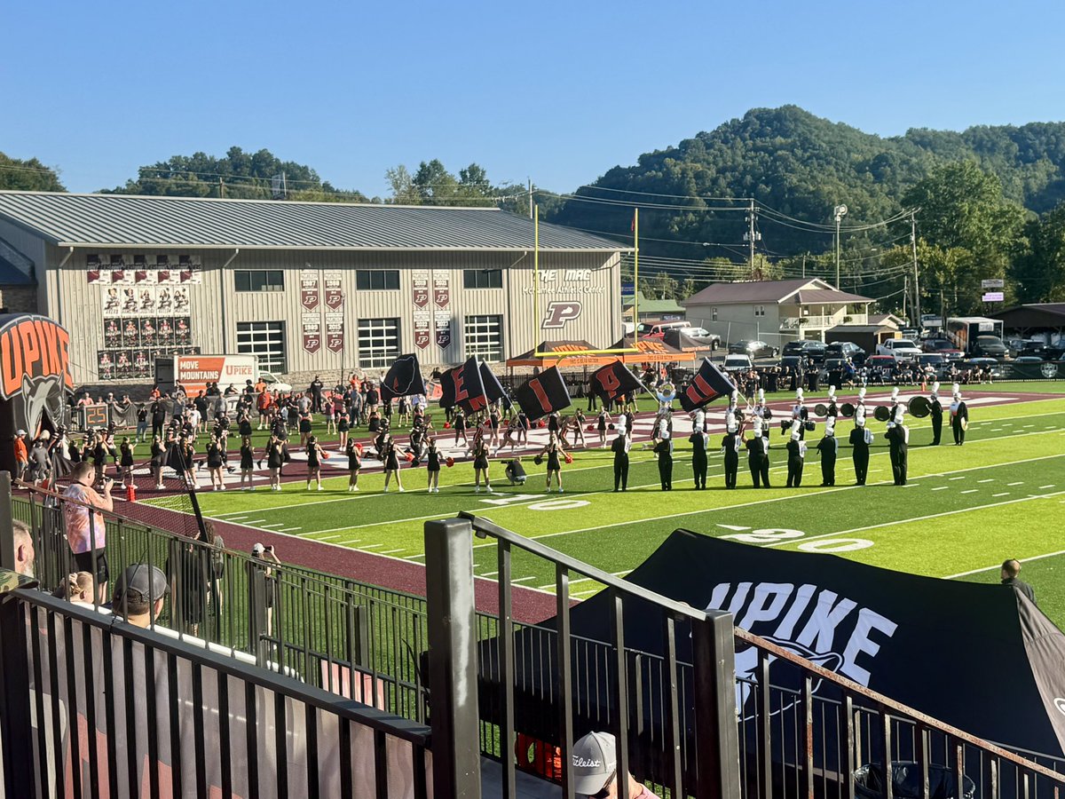 McelroyOwen50's tweet photo. Thanks @CoachMikeHarris for the invite to the UPike vs Campbellsville game @UPIKEFOOTBALL @PlayBookAthlete @CoachDez_NCSA https://t.co/tcsGrOabbO
