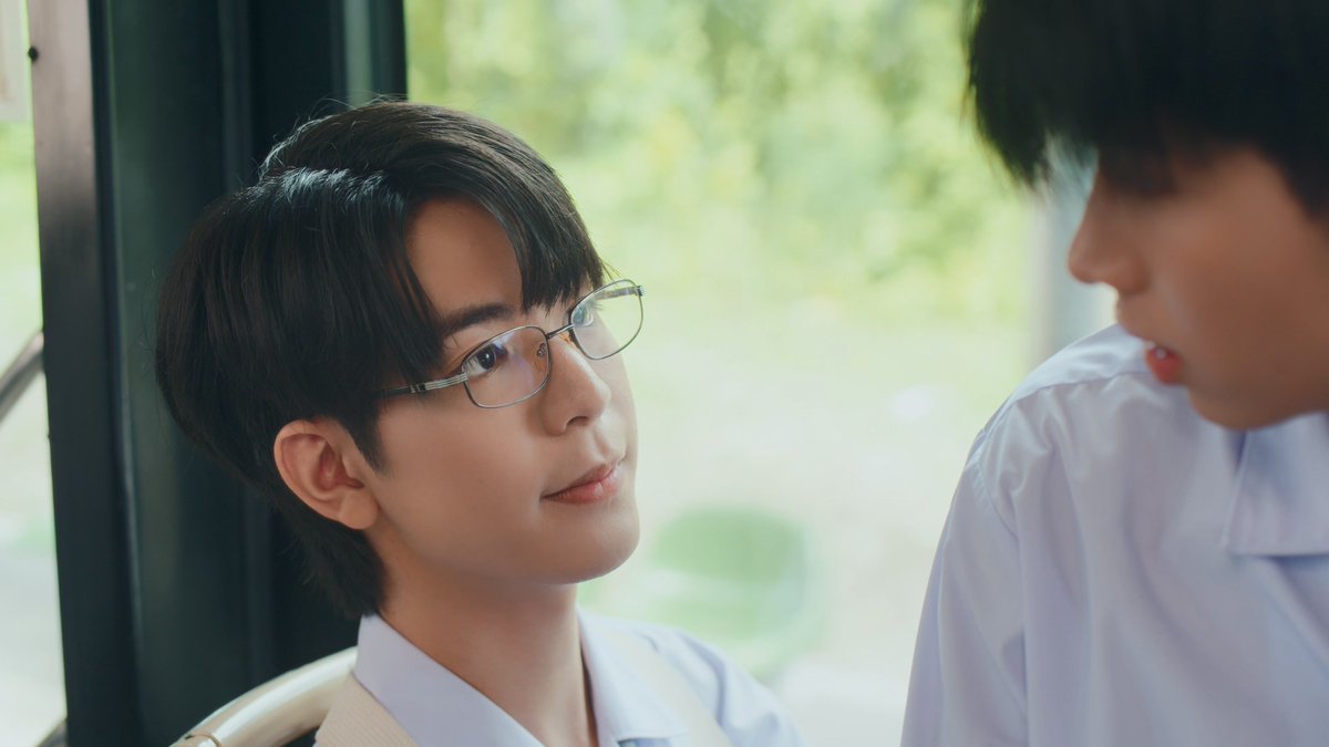 rakuten_asidra's tweet photo. 🎁今なら第3話まで無料！
「WEIRDO-101～僕らを引き寄せる引力～」

🌟Sea＆Keen主演
🌟「2gether」監督最新作

年下の理系秀才と平凡な柔道選手。
交わるはずのない真逆の2人に働く恋の引力

無料視聴ページはこちら👇
https://t.co/E1fVDe6HI9

💬感想は「#楽天TVでWEIRDO101」でぜひ！
RP🙏

第1話 𓂃𓈒
柔道部で活躍する高校3年生のニランは何のために柔道を続けているのか分からなくなり悩んでいた。ある日、ニランは急停車したバスの中でバランスを崩し、2年生のチーワーの膝の上に座ってしまう。ニランは謝るが、チーワーは引力について語り始める。

後日、チーワーは校内でお金を取られそうになったところをニランに助けられて…。