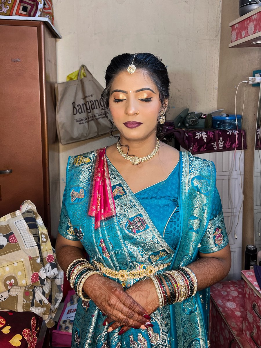 bstmbtl's tweet photo. Bridal bookings open for 19-08-2026. Advance Professional Makeup &amp; Hair Class now enrolling in Andal. 15 days, 11 AM-3 PM. Learn bridal, party, HD makeup, hair styling, saree draping and more. Govt. registered ISO certificate. Limited seats. Call https://t.co/HJhAr9ncHJ