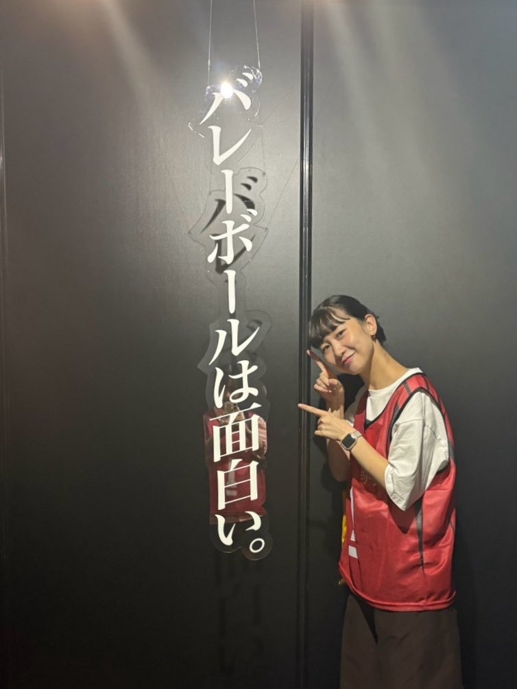 nagara_kanon's tweet photo. #ハイキュー #オンザコート

推し活をしてきた❤️‍🔥
マジでマジで楽しくて、またバレーしたい！！！
部活やってた時はハイキューにたくさん勇気もらって試合前のアップは常に主題歌聴きながらやってたの思い出して懐かしかった🥹🥹

ランダムグッズでクロは出なかったけどツッキー出たので良しとします🫶 https://t.co/GWQ7Ul4z36