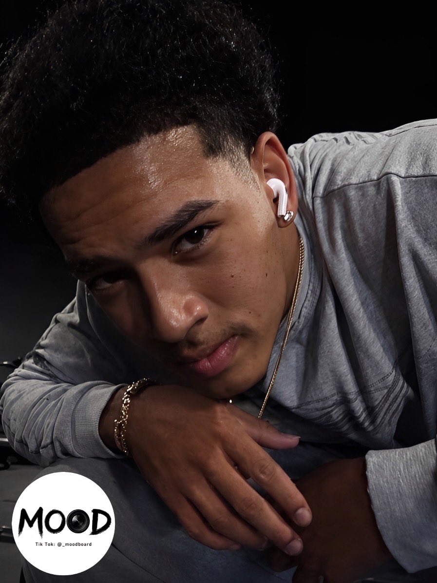 _moodboard1's tweet photo. Corbin https://t.co/wHIxLQPqE0