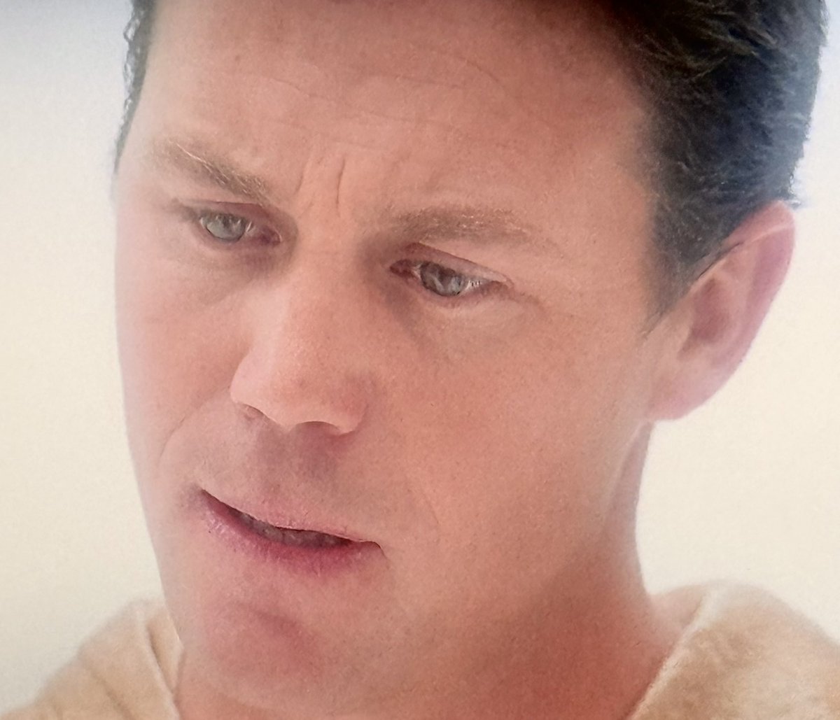 thisisnausicaa's tweet photo. Rewatching this after so many years, I still hate the storyline of Leo becoming an Elder and putting Piper through so much pain. I get the “greater good,” but he has a young son. It just feels so wrong #Charmed https://t.co/mOgN4ZvoTt