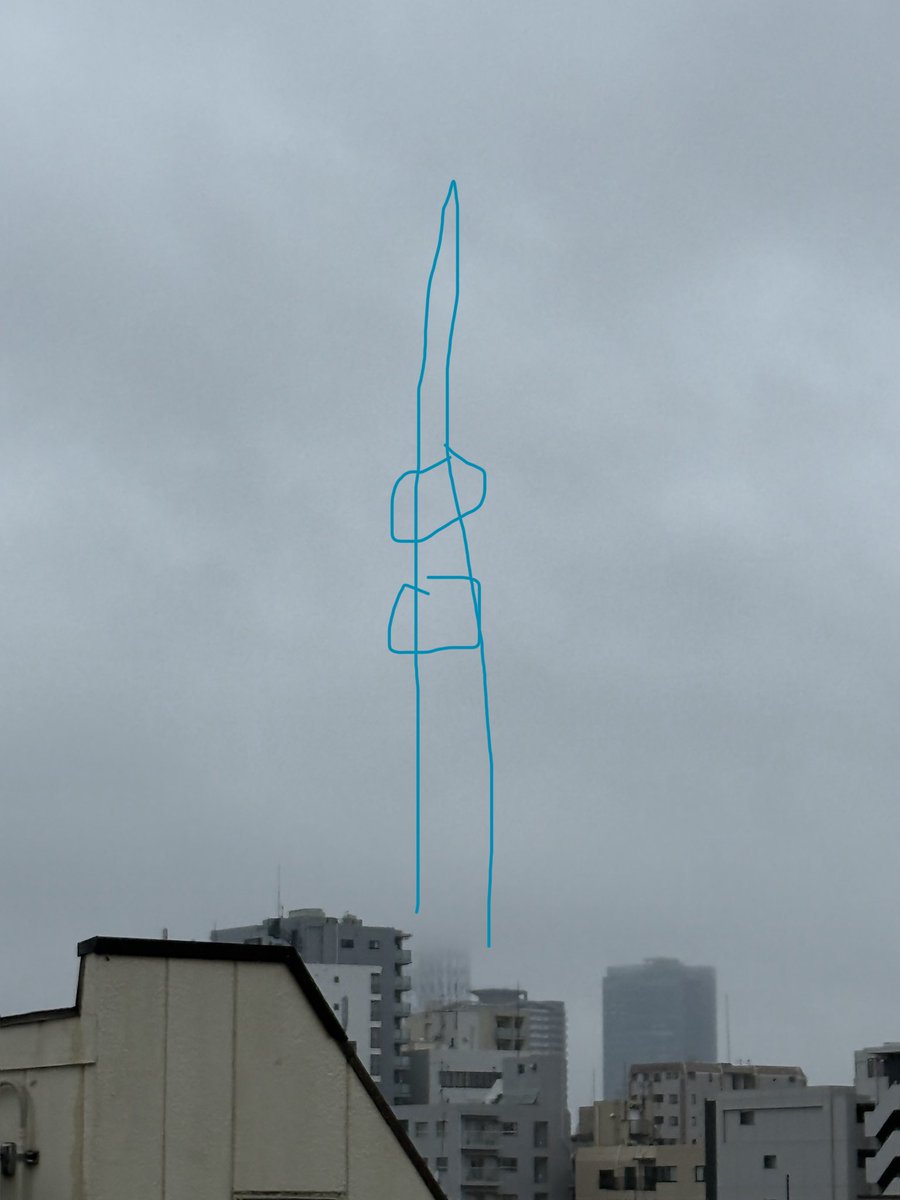 sakaedk's tweet photo. 雨の東京 #亀戸 です。 もうすでに肌寒い。
秋の長雨になるのか？再び暑さが来るのか？
季節の変わり目です。
今日は雨なので外仕事を変更しなくてはなりません。ハシゴ作業を予定してたので危険の為延期のお願いをします。室内作業が出来るご依頼へと予定を検討します。 #イマソラ #スカイツリー https://t.co/fXnjnpq4Eg