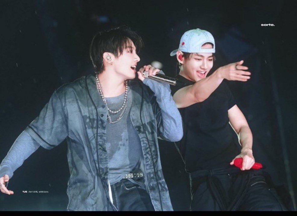 mihojktt's tweet photo. @jp_taekook_ テテとジョングクが今日も
笑顔で1日を過ごせますように✨　　

大好きな2人が
幸せでありますように…

WE LOVE YOU TAEHYUNG 
WE LOVE YOU JUNGKOOK https://t.co/cvn7gj89mT